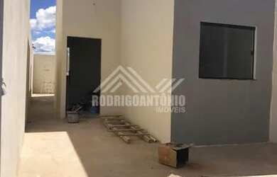 Imagem: A casa possui 2 Dormitórios, 1 Banheiro, 1 Vaga na garagem