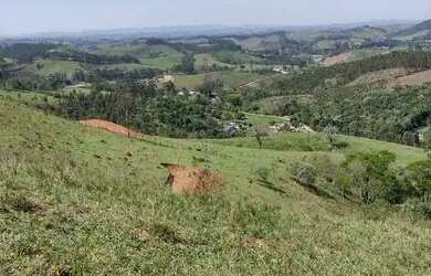 Imagem: O terreno possui 600m² de Área e está localizado em Centro