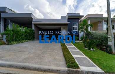 Imagem: A casa em condomínio possui 3 Dormitórios, 3 Banheiros, 2