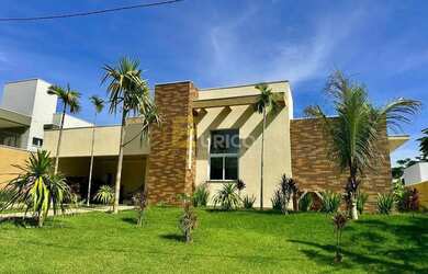 Imagem: A casa em condomínio possui 3 Dormitórios, 4 Banheiros, 4