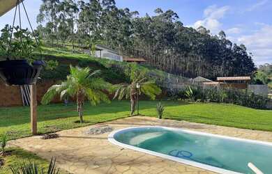 Imagem: A pousada chalé possui 2 Dormitórios, Acomodam 10 pessoas