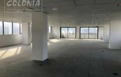 Imagem: O depósito possui 5 Vagas na garagem e 316m² de Área e está