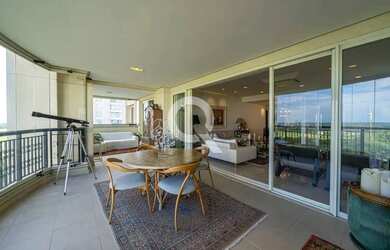 Imagem 2: Imóvel para aluguel possui 292 metros quadrados com 4 quartos