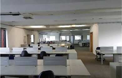 Imagem: O depósito possui 5 Vagas na garagem e 3024m² de Área e está