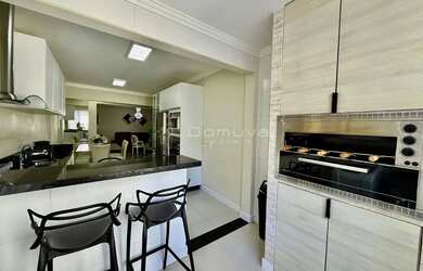 Imagem: O apartamento possui 3 Dormitórios, 2 Banheiros, 2 Vagas na