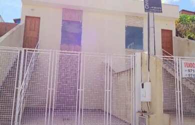 Imagem: A casa possui 2 Dormitórios, 1 Banheiro, 2 Vagas na garagem