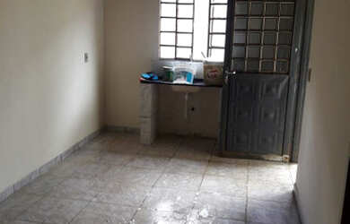 Imagem: A casa possui 2 Dormitórios, 1 Banheiro, 4 Vagas na garagem