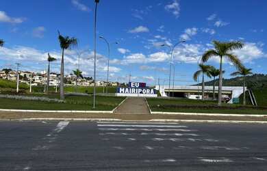 Imagem: O terreno possui 600m² de Área e está localizado em Centro