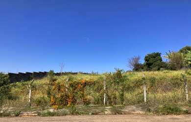 Imagem: O terreno possui 1.000m² de Área e está localizado em Chácara