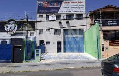 Imagem: O depósito possui 3 Vagas na garagem, 479m² de Área e está