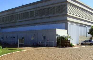 Imagem: O depósito possui 5 Vagas na garagem, 3.819m² de Área e