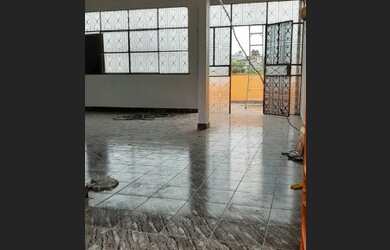 Imagem: A casa possui 4 Dormitórios, 5 Banheiros, 3 Vagas na garagem