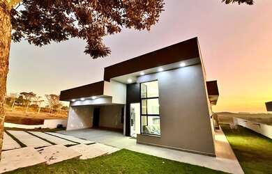 Imagem: A casa em condomínio possui 4 Dormitórios, 4 Banheiros, 4