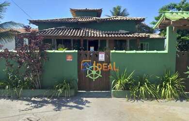 Imagem: A casa em condomínio possui 3 Dormitórios, 2 Banheiros, 1