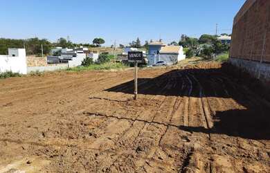Imagem: O terreno possui 171m² de Área e está localizado em Centro