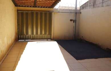 Imagem 1: Vendo Casa na Glória. 200m² de Área, 1 Vaga na garageme2 Dormitórios