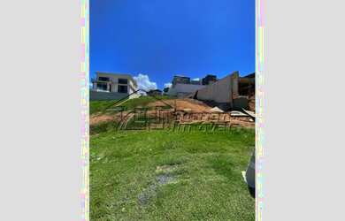 Imagem: O terreno possui 451m² de Área e está localizado em Urbanova