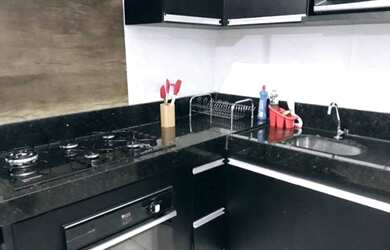 Imagem: A casa em condomínio possui 2 Dormitórios, 1 Banheiro, 2 Vagas