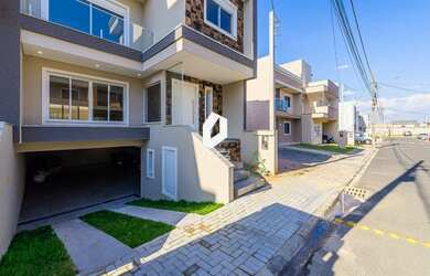 Imagem: A casa em condomínio possui 3 Dormitórios, 3 Banheiros, 4