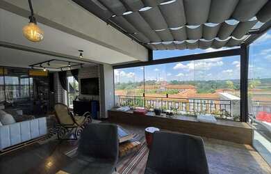 Imagem: O apartamento possui 1 Dormitório, 1 Banheiro, 2 Vagas na garagem