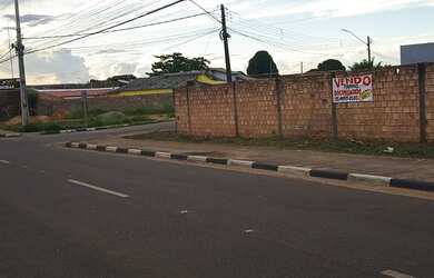 Imagem: O terreno possui 1.122m² de Área e está localizado em Tancredo