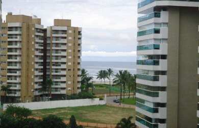 Imagem: O apartamento possui 3 Dormitórios, 1 Banheiro, 2 Vagas na