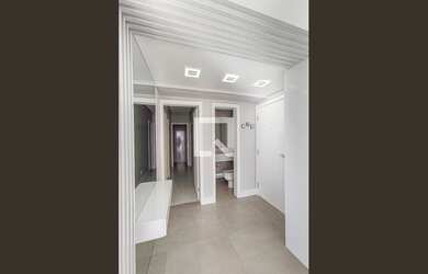 Imagem: O apartamento possui 3 Dormitórios, 3 Banheiros, 2 Vagas na