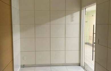 Imagem: O depósito possui 5 Vagas na garagem, 135m² de Área e está