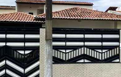 Imagem: A casa em condomínio possui 5 Dormitórios, 4 Banheiros, 4