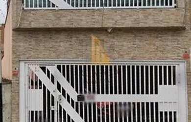 Imagem: A casa possui 4 Dormitórios, 5 Banheiros, 4 Vagas na garagem