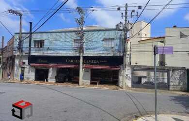 Imagem: O depósito possui 5 Vagas na garagem, 388m² de Área e está