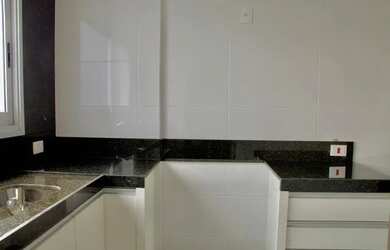 Imagem: O apartamento possui 4 Dormitórios, 5 Banheiros, 4 Vagas na