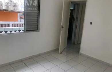 Imagem: A casa possui 2 Dormitórios, 1 Banheiro, 2 Vagas na garagem