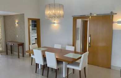 Imagem: A casa possui 3 Dormitórios, 4 Banheiros, 4 Vagas na garagem