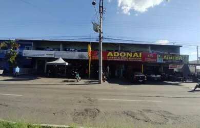 Imagem: O depósito possui 5 Vagas na garagem, 900m² de Área e está