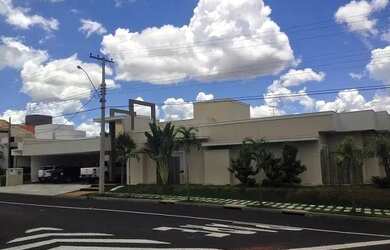 Imagem: A casa em condomínio possui 4 Dormitórios, 5 Banheiros, 4