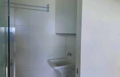 Imagem: O apartamento possui 1 Dormitório, 2 Banheiros, 2 Vagas na