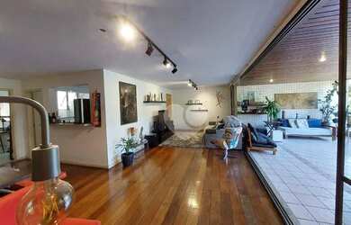 Imagem: O apartamento possui 4 Dormitórios, 4 Banheiros, 2 Vagas na