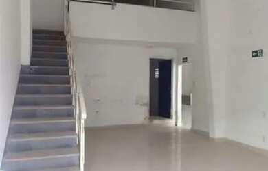 Imagem: O depósito possui 900m² de Área e está localizado em Macuco