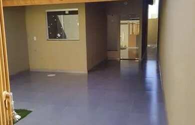 Imagem: A casa possui 2 Dormitórios, 1 Banheiro, 2 Vagas na garagem