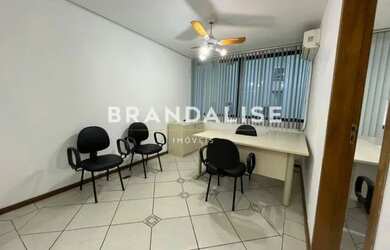 Imagem: O depósito possui 42m² de Área e está localizado em Centro