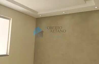 Imagem: A casa possui 2 Dormitórios, 1 Banheiro, 2 Vagas na garagem