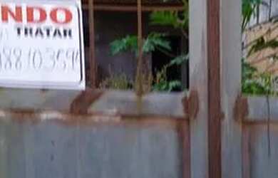 Imagem: A casa possui 2 Dormitórios, 2 Banheiros, 2 Vagas na garagem