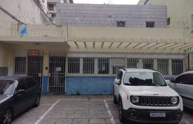 Imagem: O depósito possui 5 Vagas na garagem, 480m² de Área e está