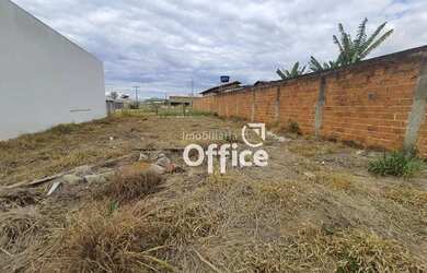 Imagem: O terreno possui 200m² de Área e está localizado em Loteamento