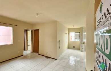 Imagem: O apartamento possui 2 Dormitórios, 1 Banheiro, 1 Vaga na garagem