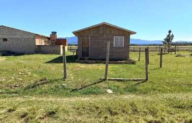Imagem 5: TERRENO COM CASA. 300m² de Áreae2 Dormitórios