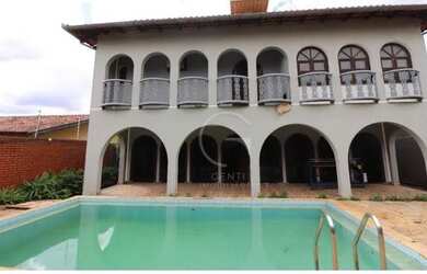 Imagem: O depósito possui 5 Vagas na garagem, 496m² de Área e está