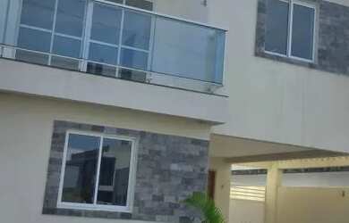 Imagem: A casa em condomínio possui 4 Dormitórios, 4 Banheiros, 4