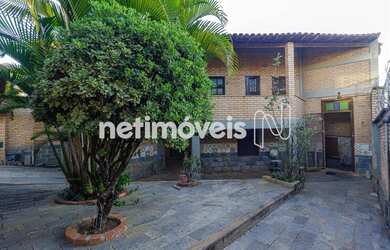 Imagem: A casa possui 5 Dormitórios, 4 Banheiros, 3 Vagas na garagem